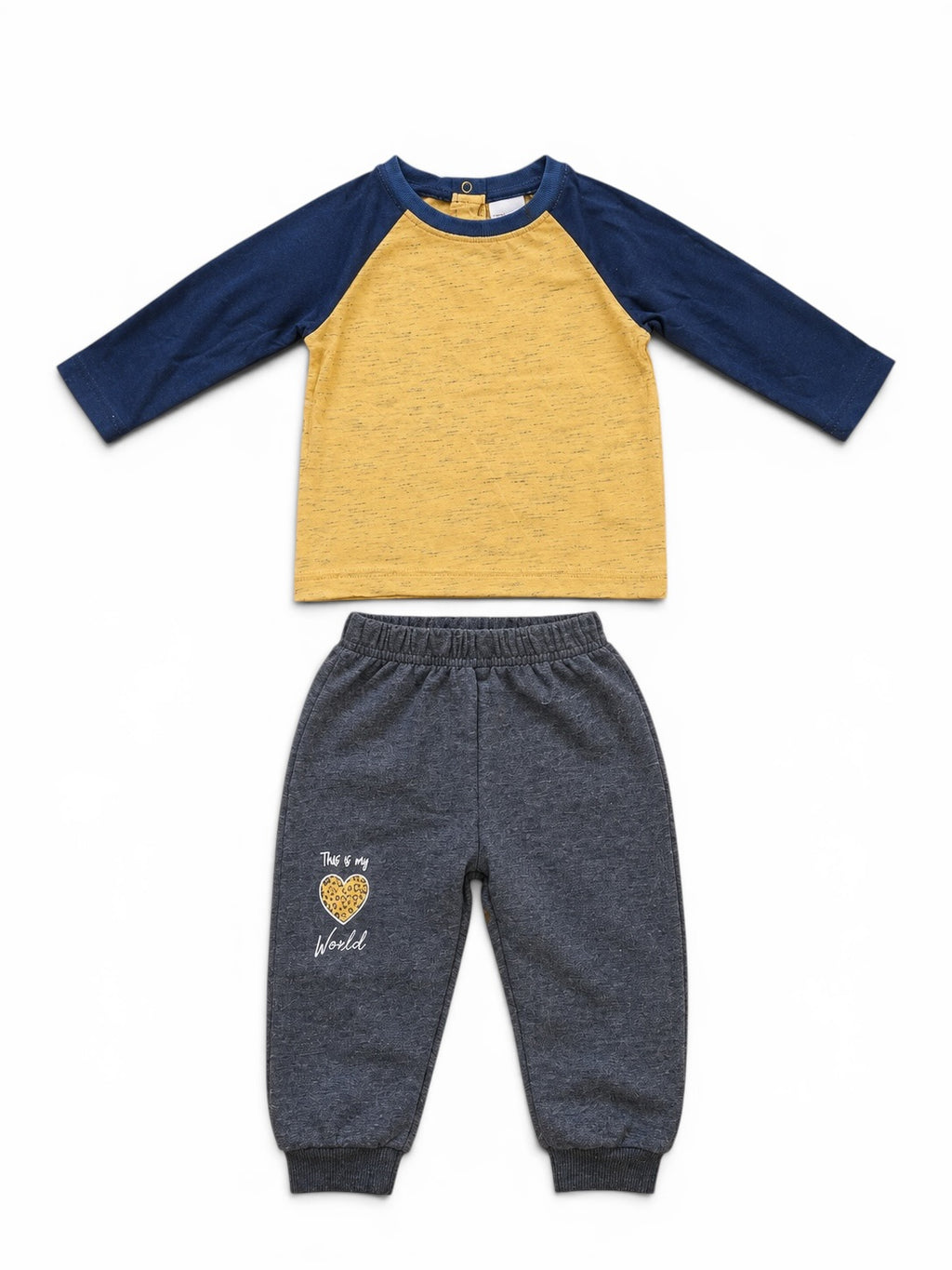 Casual Outfit Gelb & Grau