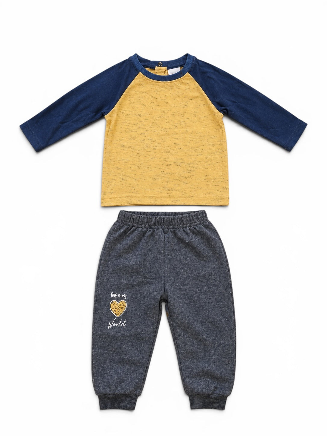 Casual Outfit Gelb & Grau