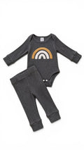 Süßes Babyset mit Regenbogen