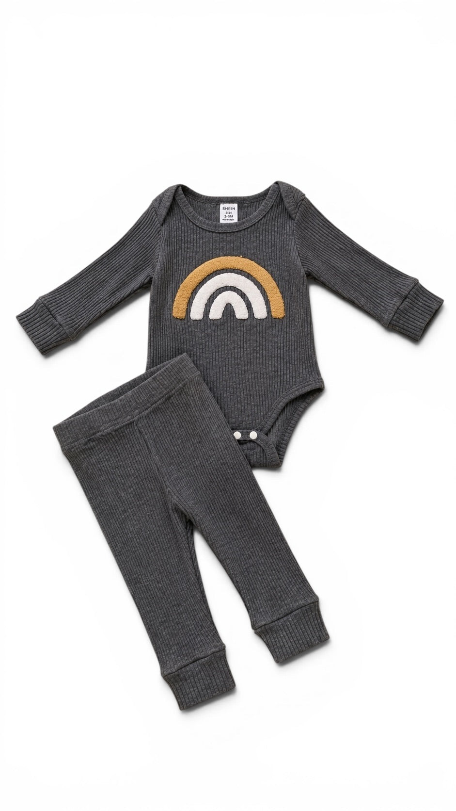Süßes Babyset mit Regenbogen