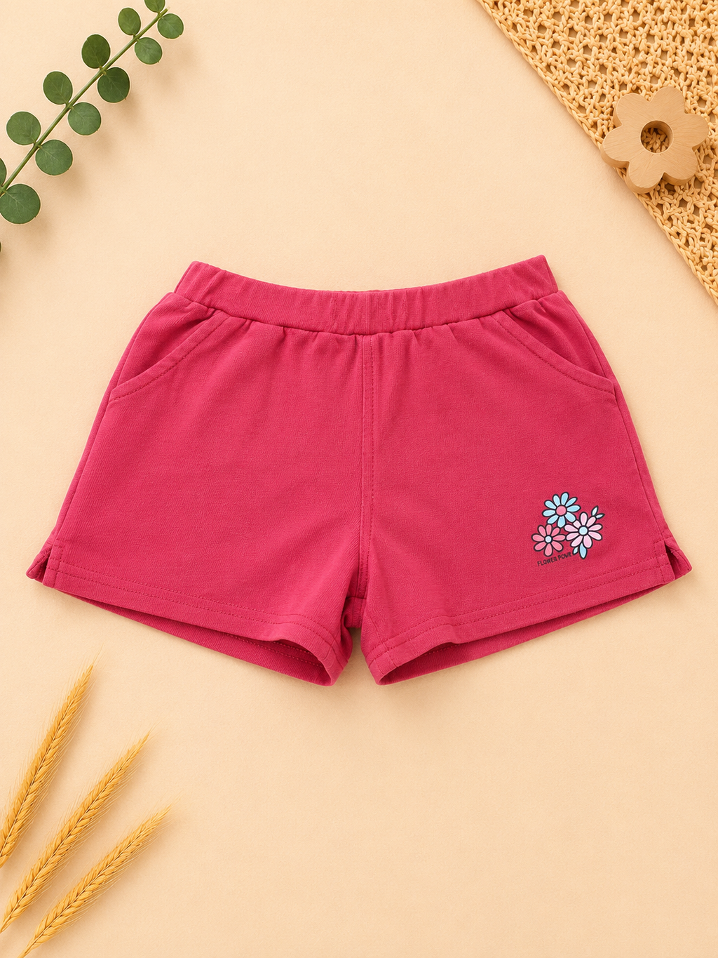 Pinke Shorts mit Blumenprint