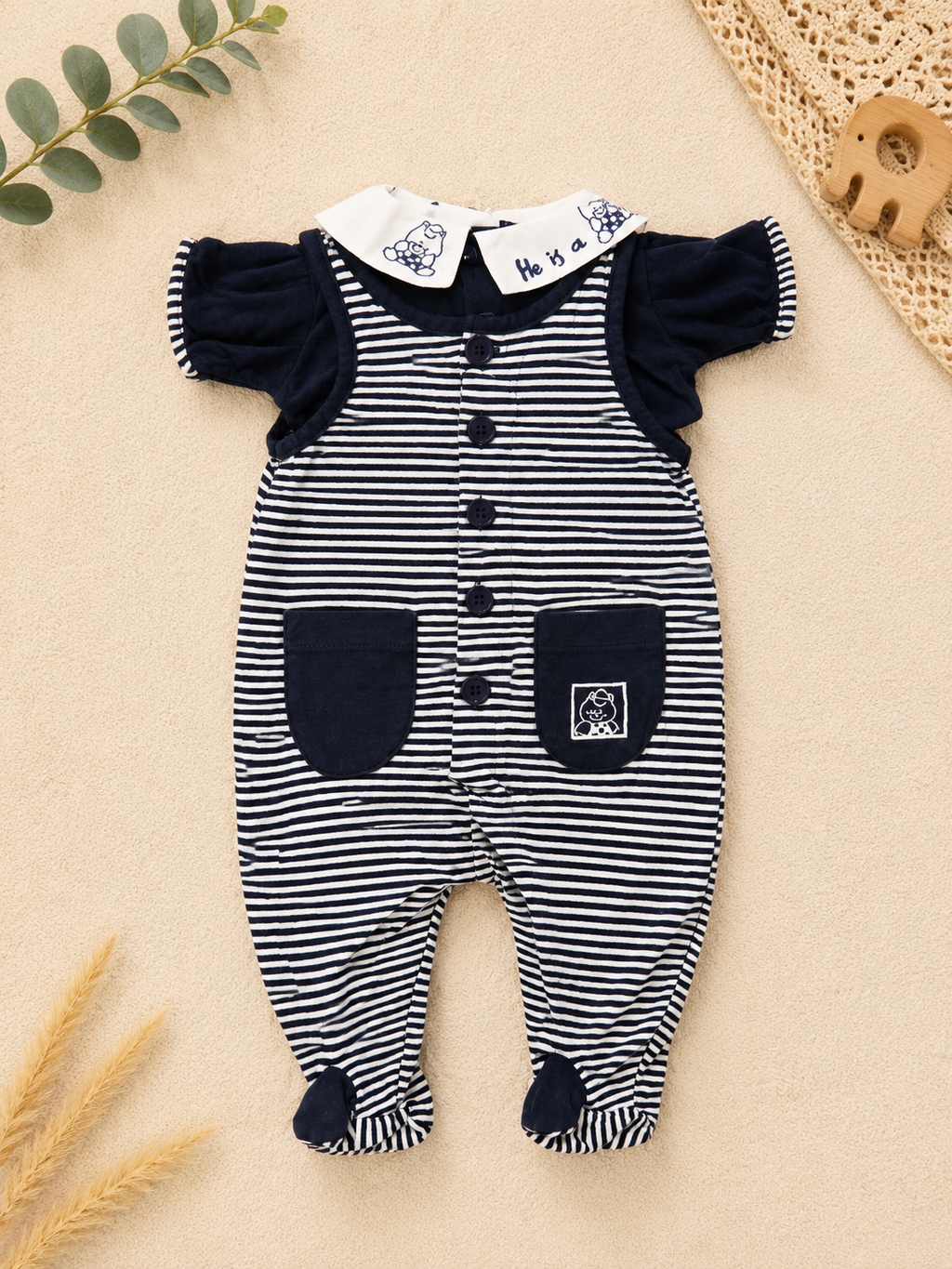 Gestreifter Baby-Strampler in Dunkelblau