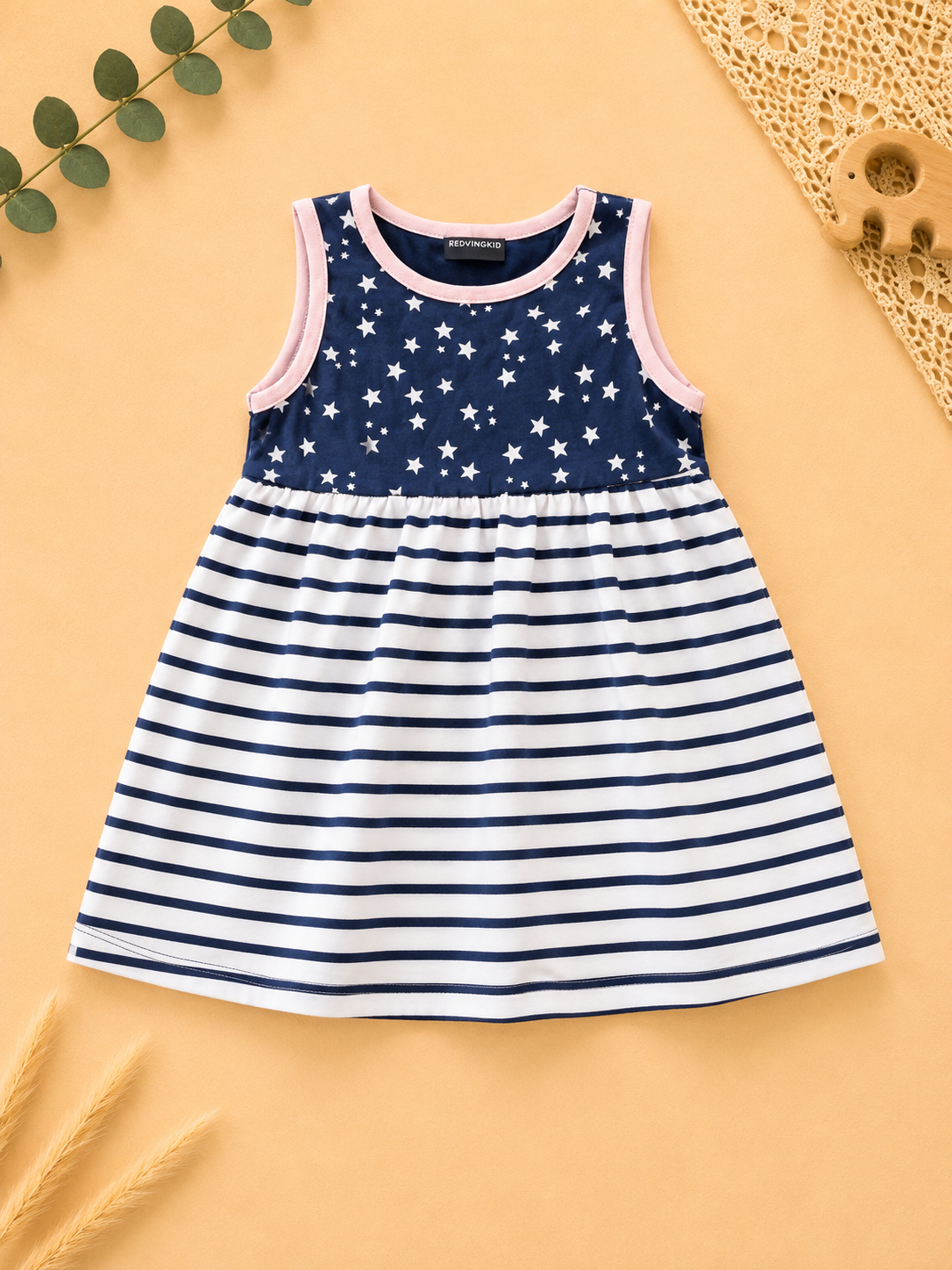 Kleid mit Sternen und Streifen