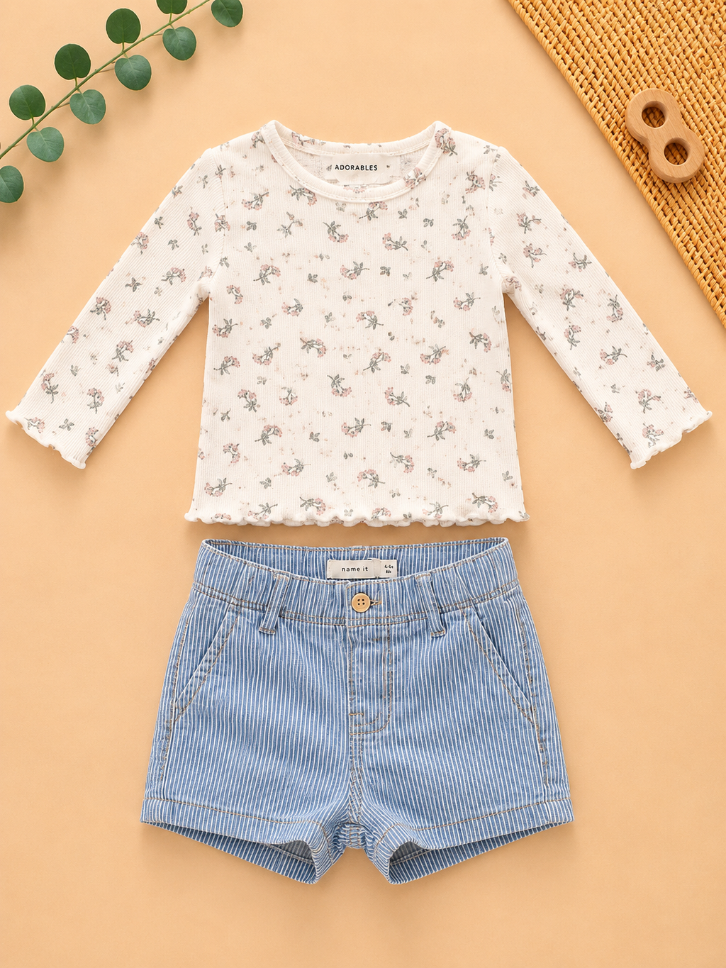 H&M & Name It Set mit Blumen-Shirt und Shorts