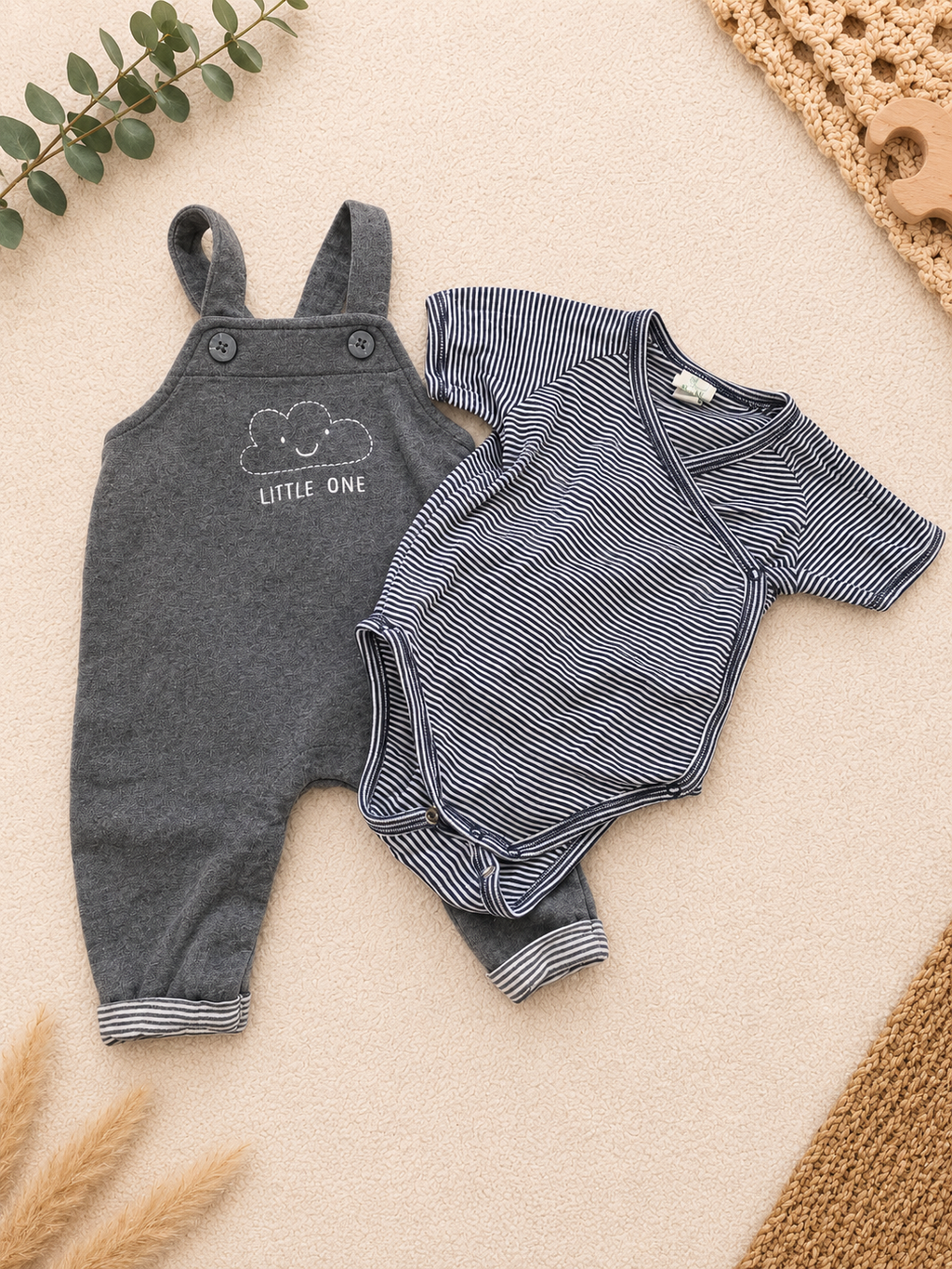 Baby Latzhose & Wickelbody Grau