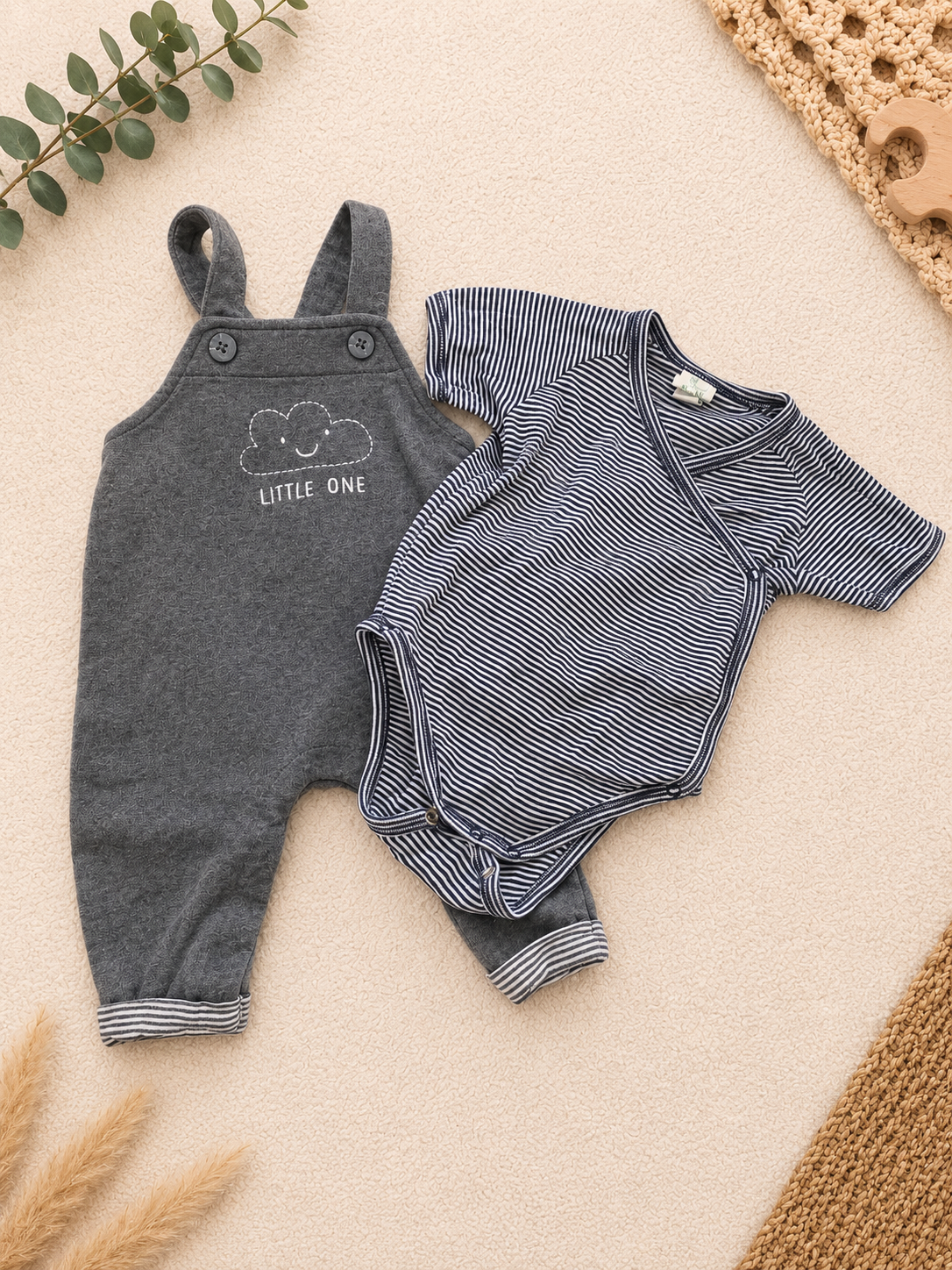 Baby Latzhose & Wickelbody Grau