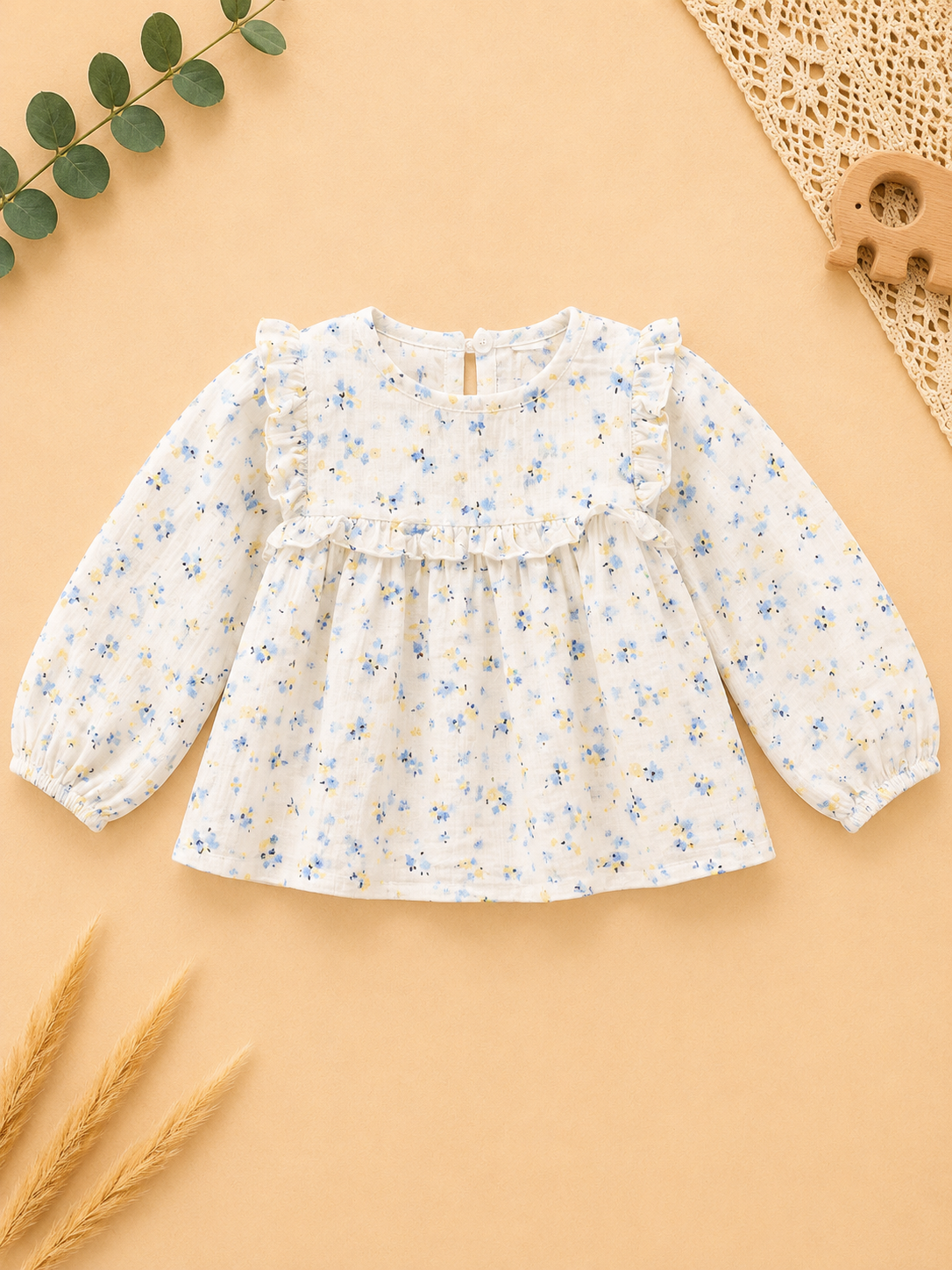 Geblümte Bluse mit Rüschen