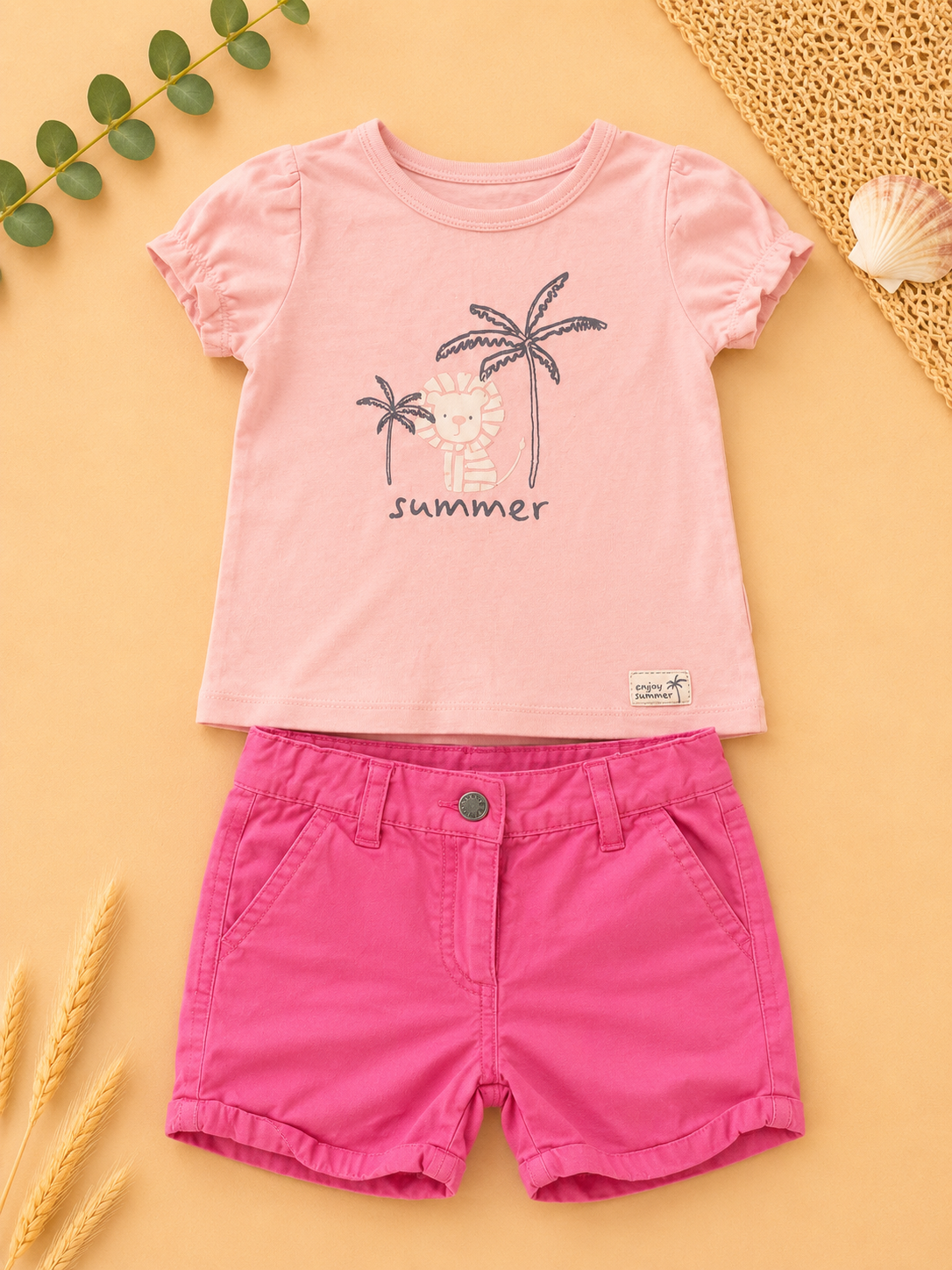 Sommer-Set mit T-Shirt & Shorts