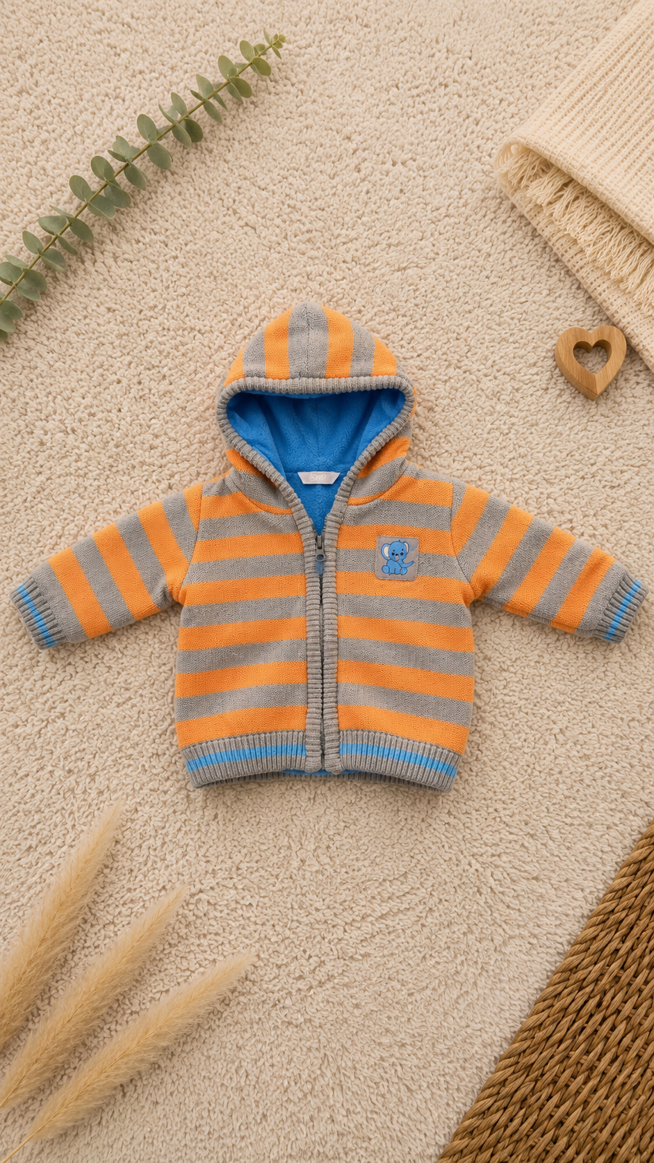 Warme Baby Strickjacke mit Kapuze