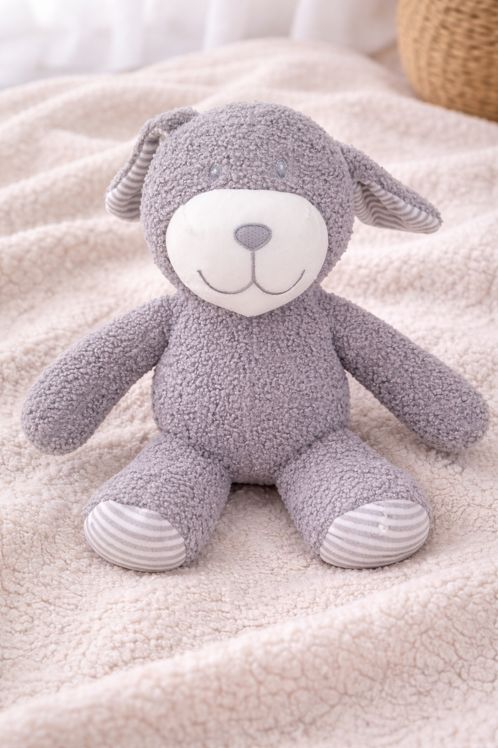 Kuschelhund Grau – Weich & Liebevoll