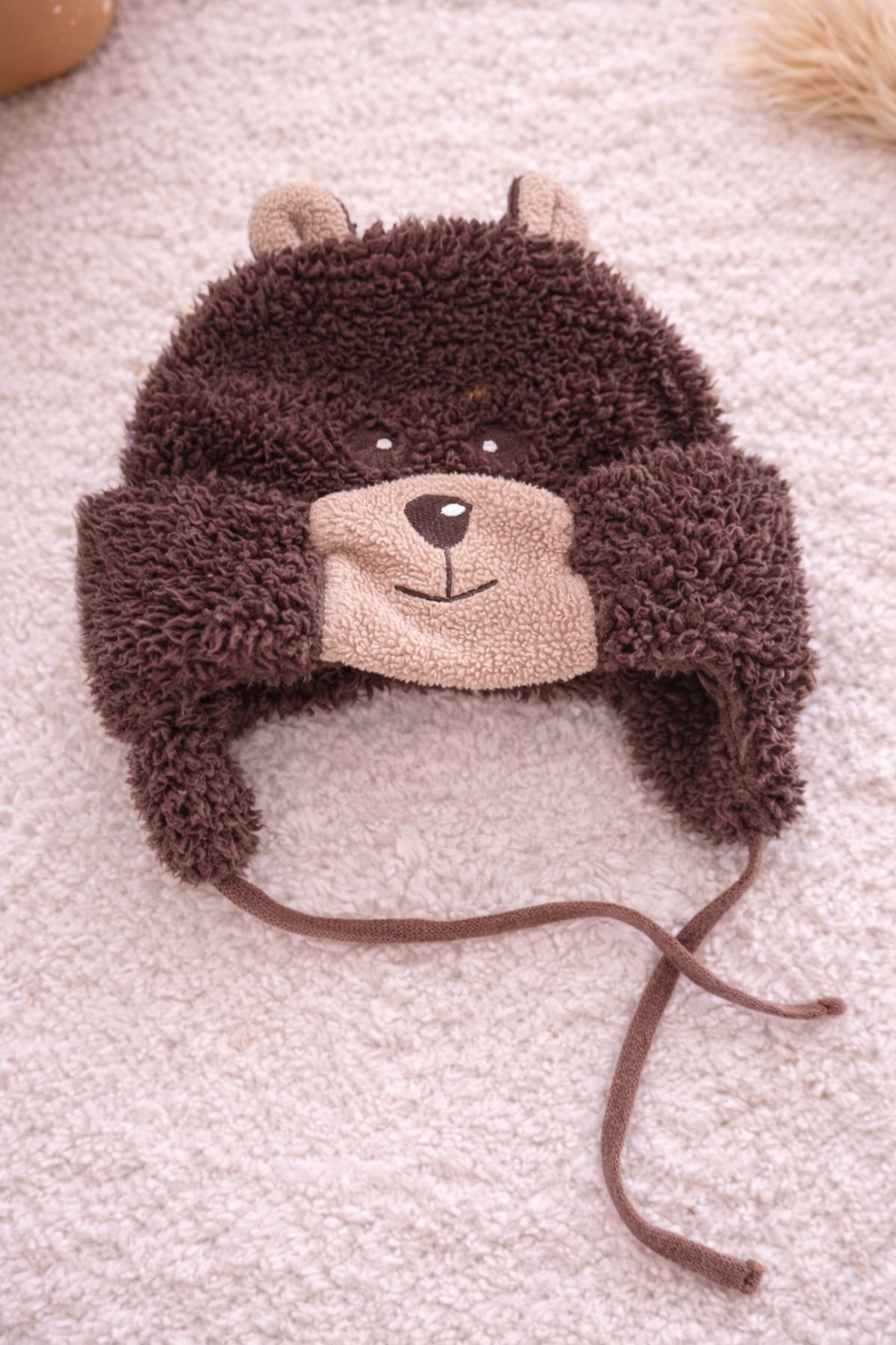 Süsse Baby Mütze mit Bärenmotiv