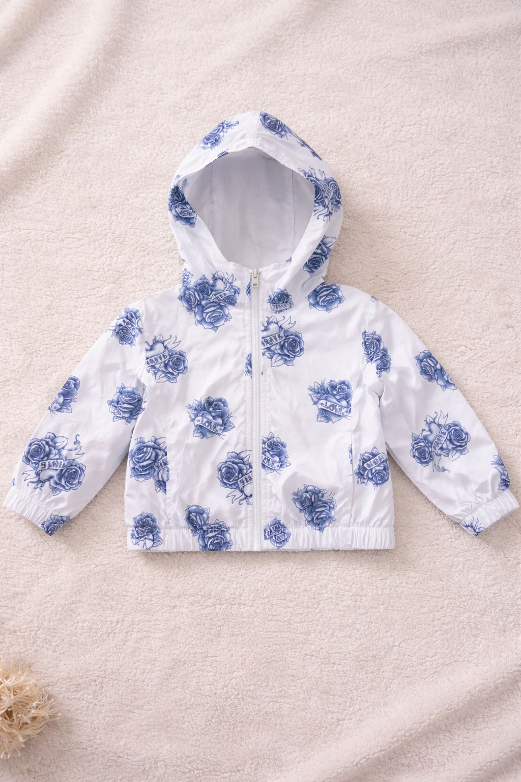 Leichte Kinderjacke mit Blumenmuster