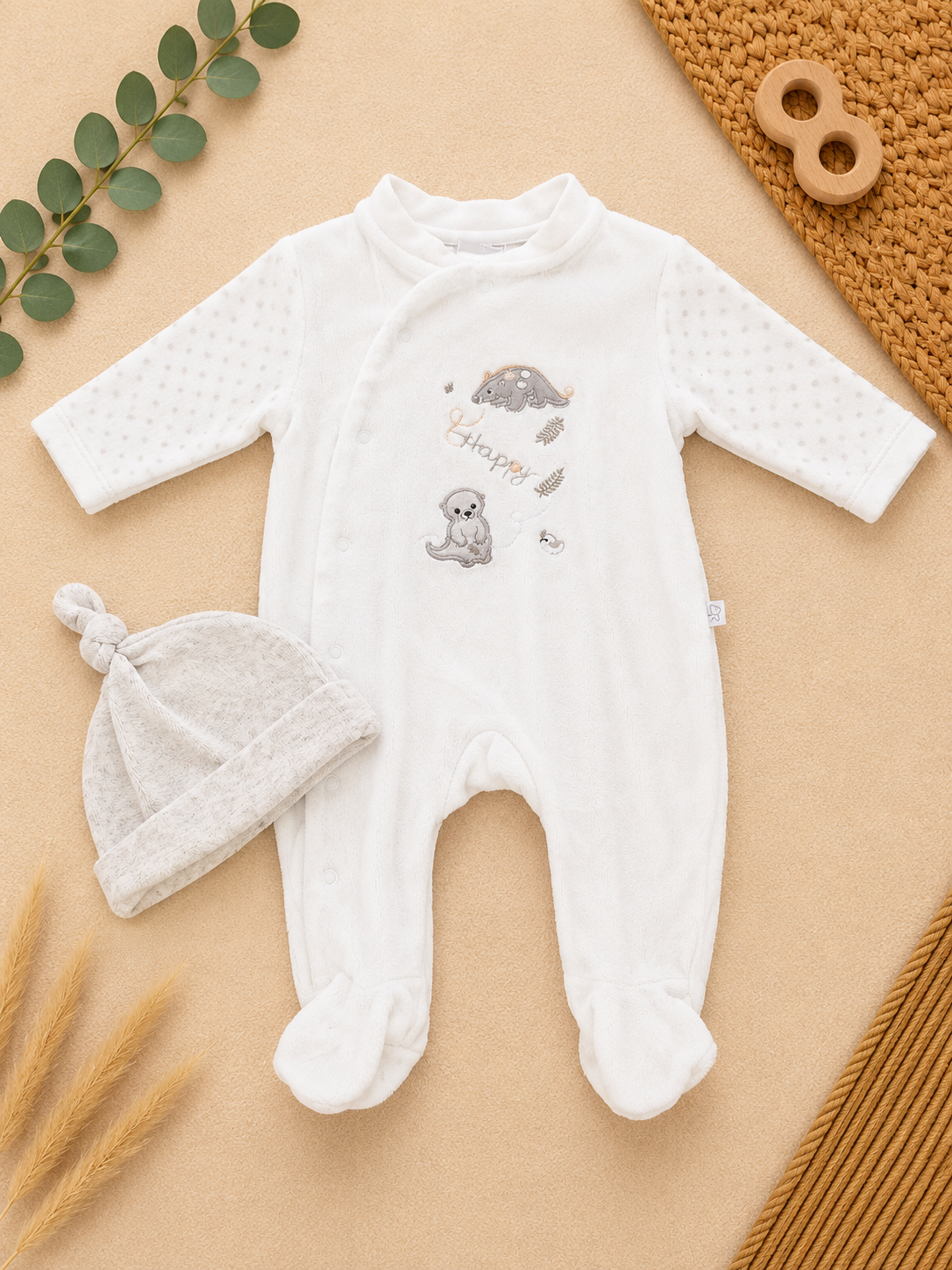 Nicki Strampler Dino mit Mütze