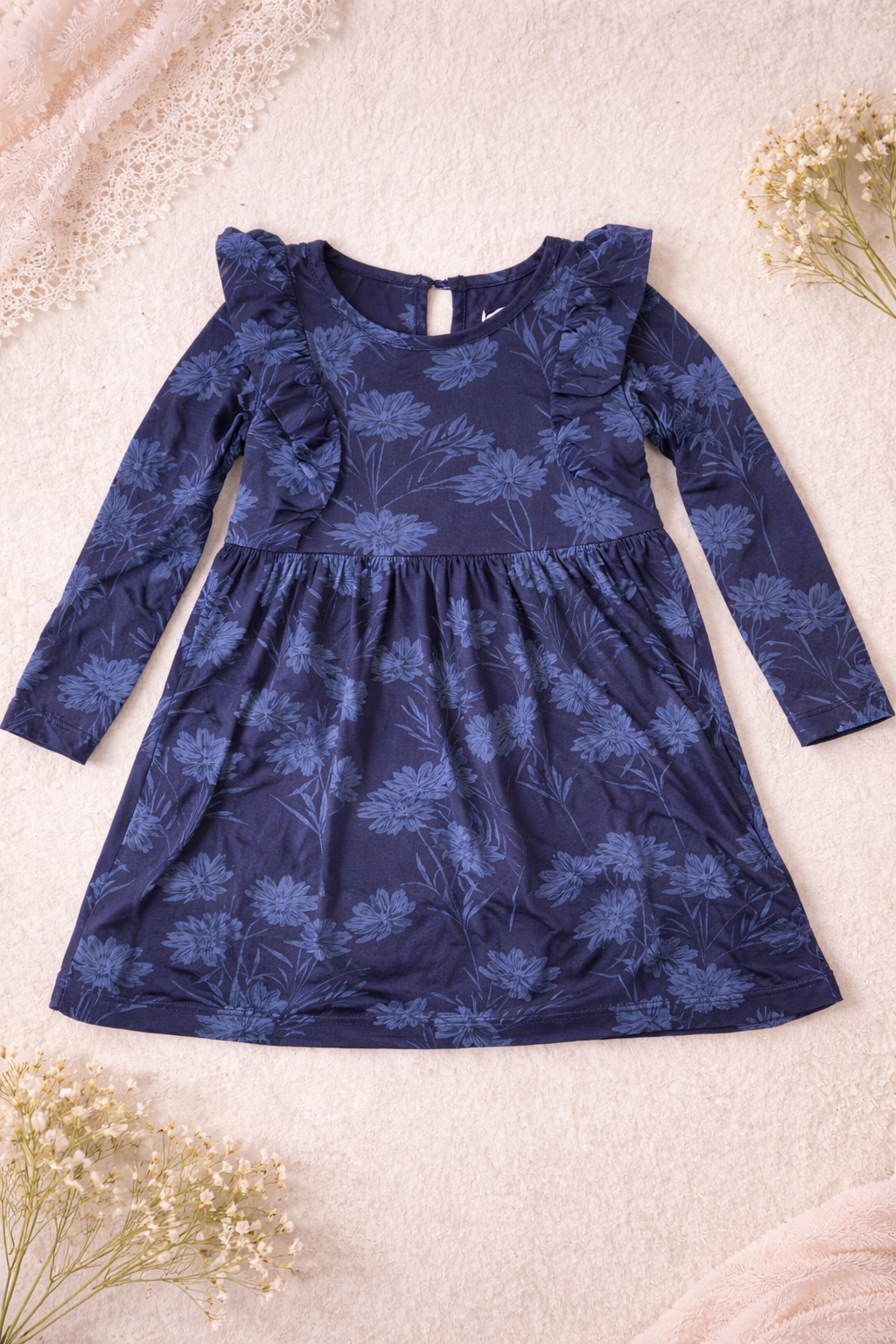 Blumenkleid mit Rüschen