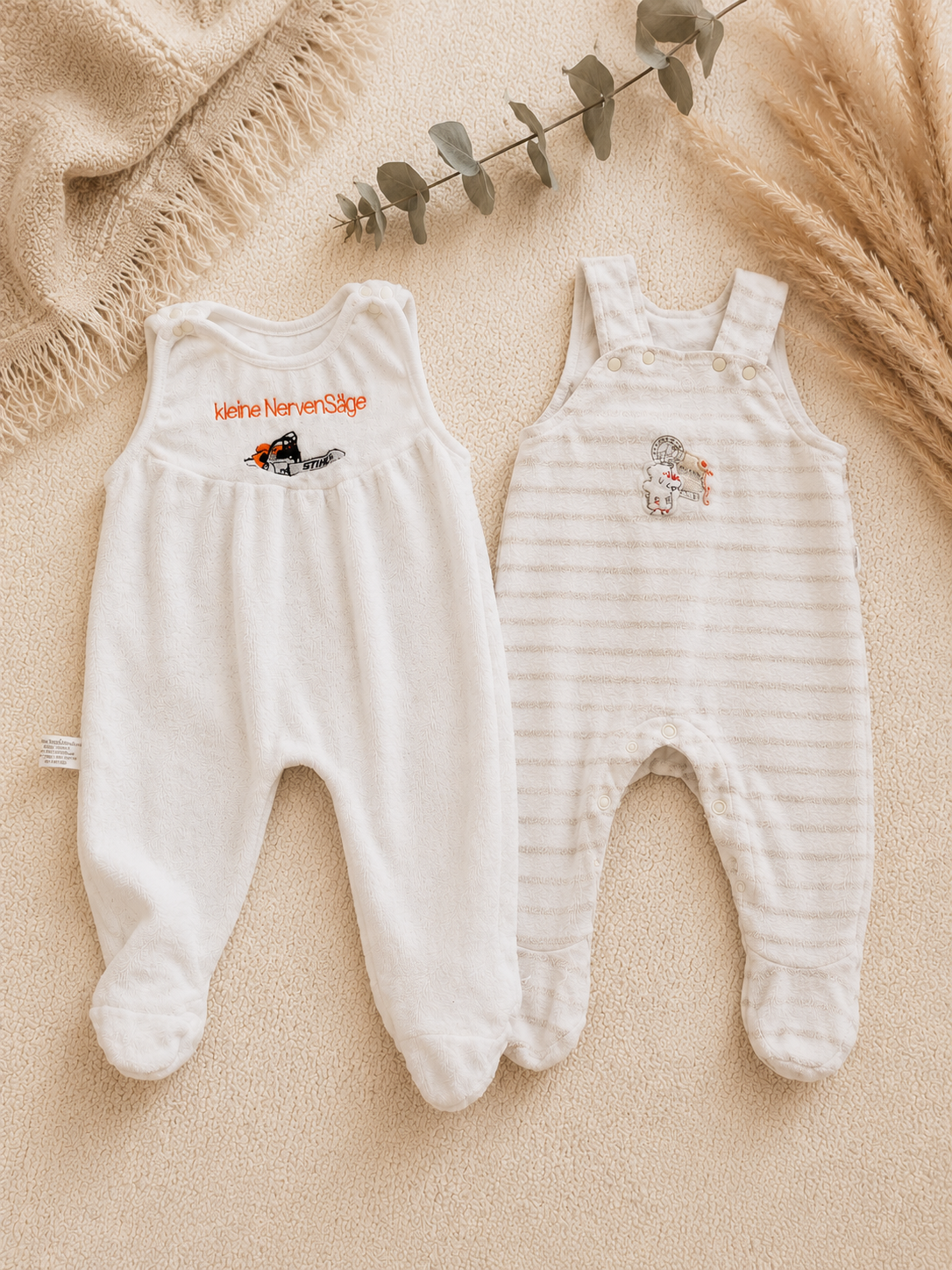 2er-Set Baby-Strampler "Kleine Nervensäge" & Gestreift