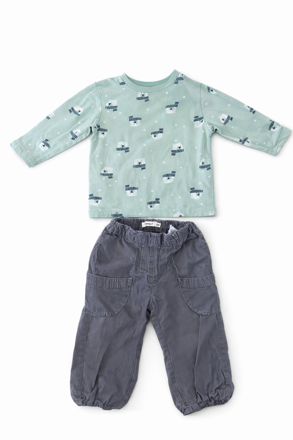 Adorable ensemble bébé avec imprimé ourson et pantalon gris