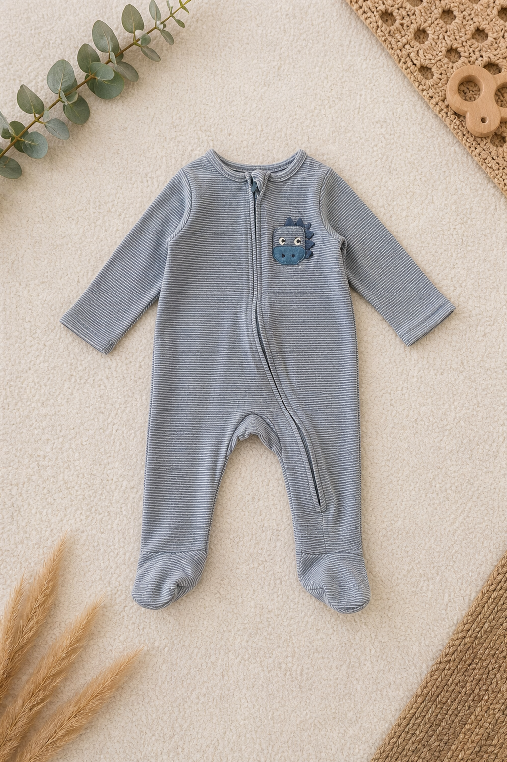 Baby-Strampler Dino-Patch gestreift mit Füssen C&A