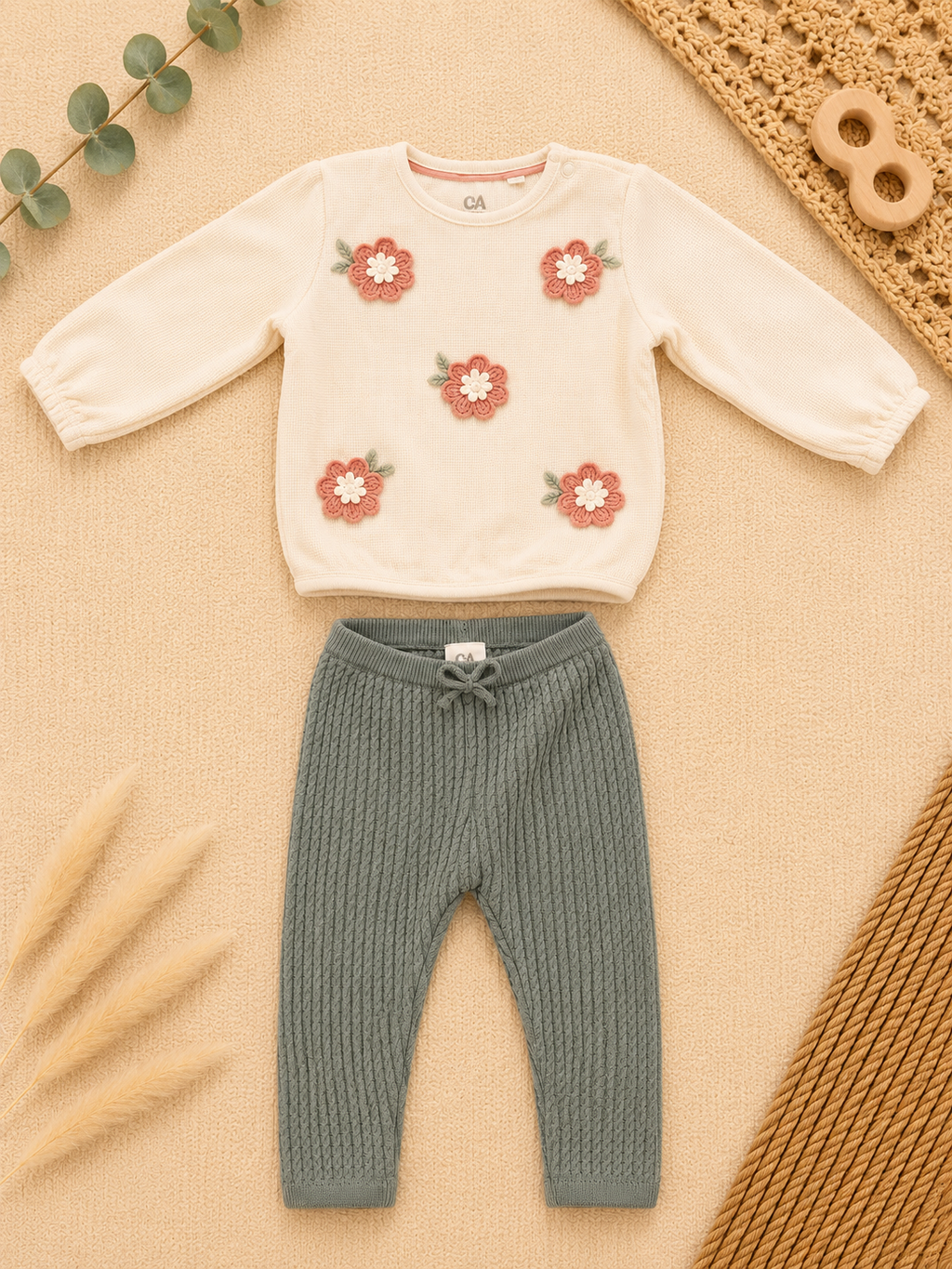 C&A Baby-Set Strickpullover Creme Blumen & Strickhose Grün