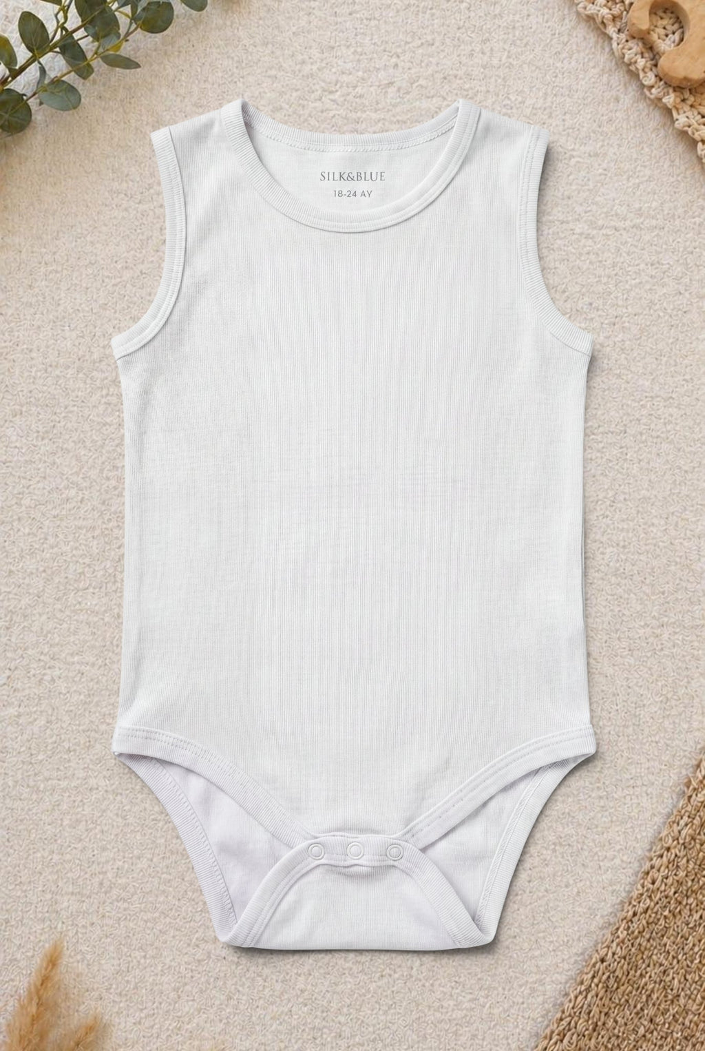 Silk&Blue Ärmelloser Body Weiss
