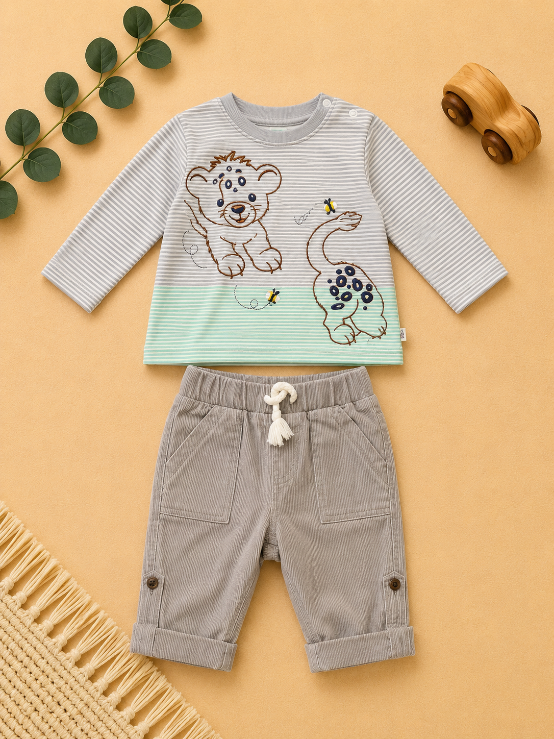 Baby-Set Leopard Langarmshirt & Cord-Shorts