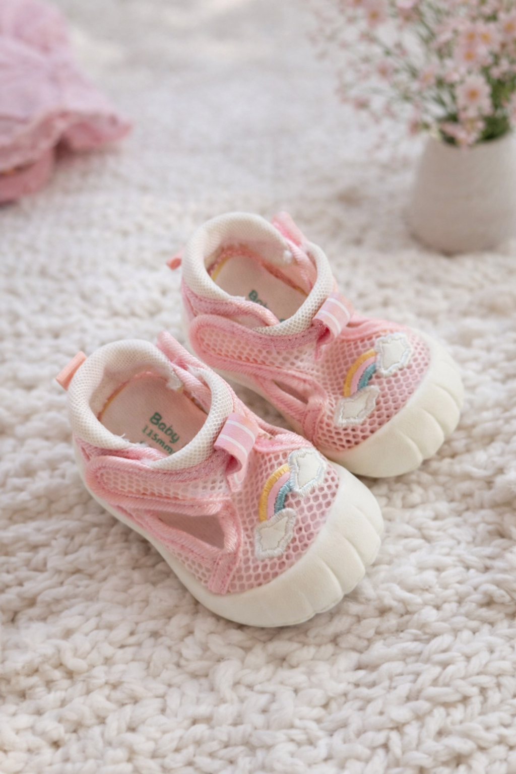 Baby Sneaker mit Regenbogen