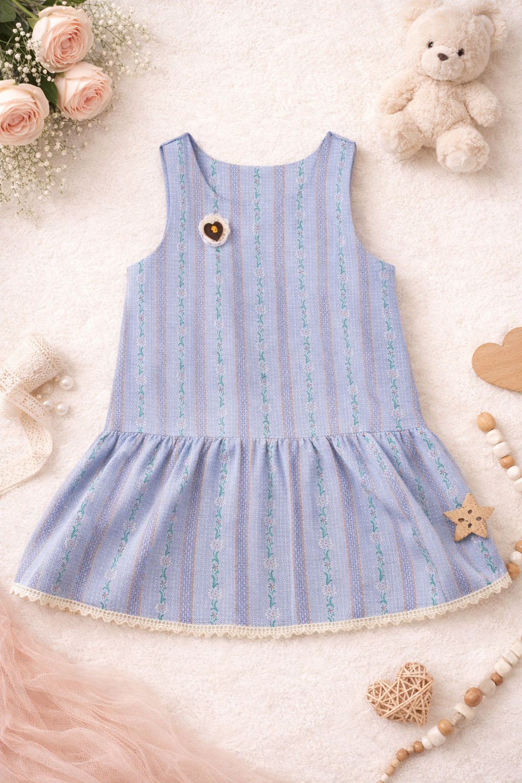 Leichtes Sommerkleid im Streifen-Design