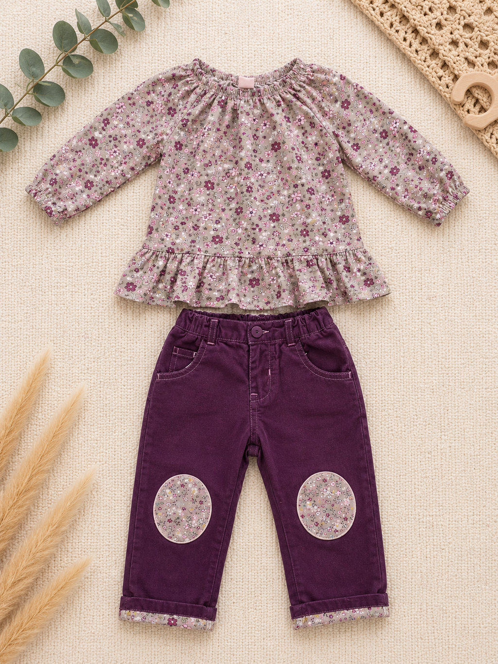 Set Blümchenbluse & Cordhose Lila