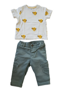 Baby-Set Simba Allover T-Shirt & Khaki-Jeans H&M